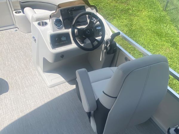 2025 Avalon VLS Quad Lounger 1980 Pontoon